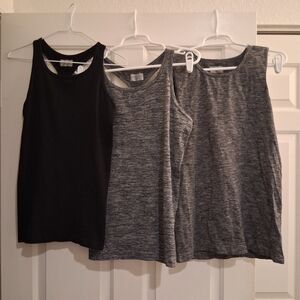 Lot of 3 Athleta Ribbed Tanks Size XL Grey Black